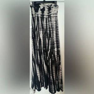 Super comfy long skirt by Mona B.